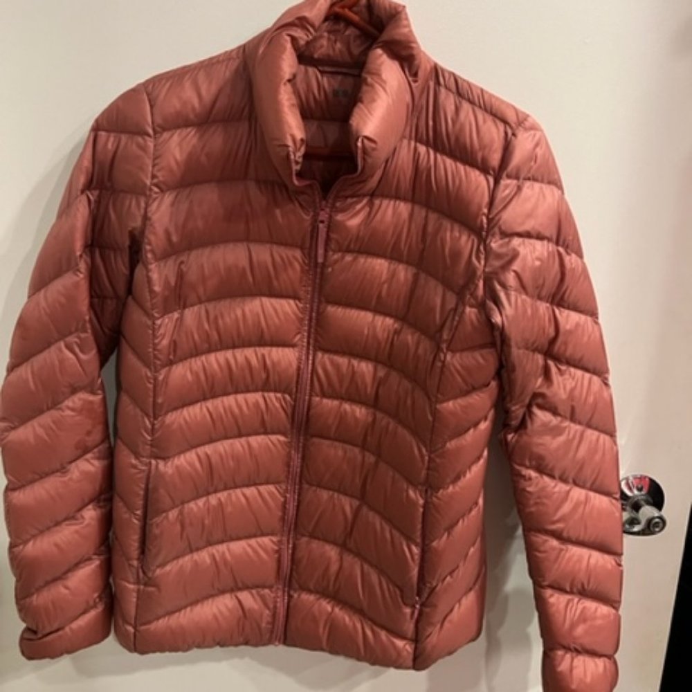 Uniqlo ultra light weight jacket - salmon size medium